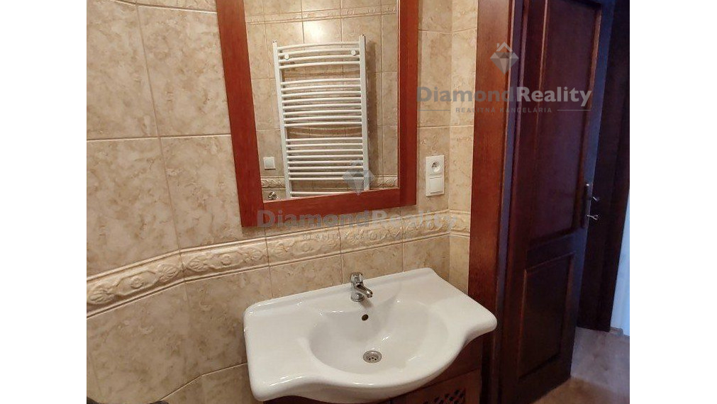 Na prenájom luxusný rodinný dom s nádherným výhľadom Nitra - Zobor