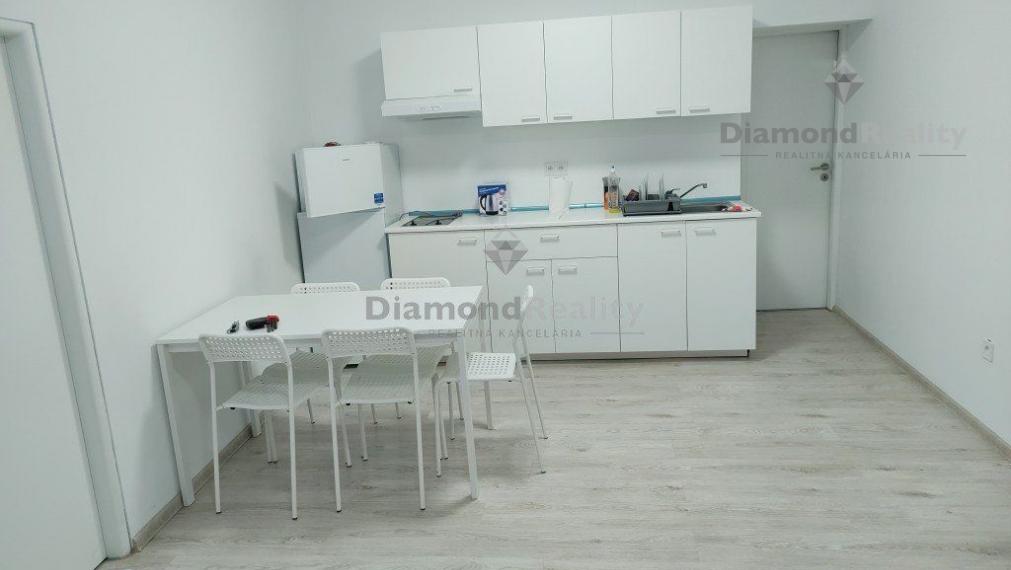 Na prenájom apartmán pre 6 s 5 osôb Ivánka pri Nitre