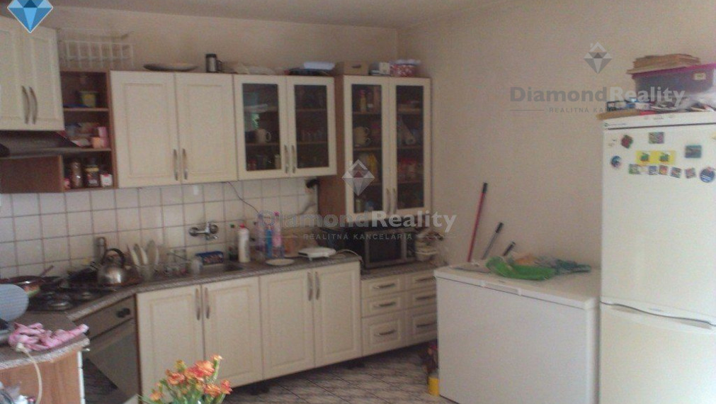 Predaj prerušený! Na predaj 6 izbový - dvojgeneračný rodinný dom, Košice - Západ