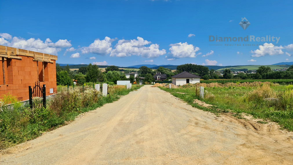 REZERVOVANÉ: Na predaj pekný stavebný pozemok v obci Beniakovce