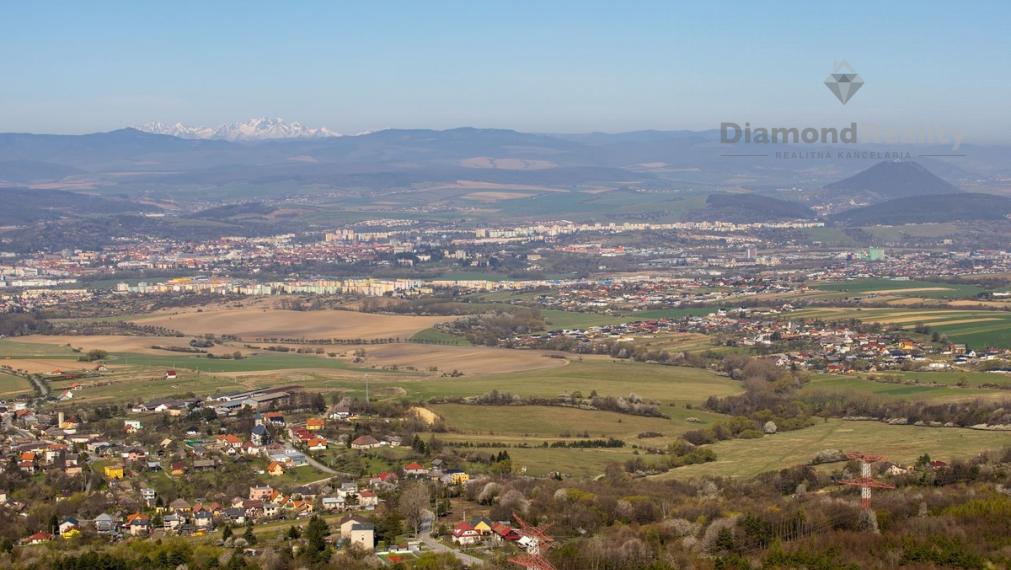 Na predaj stavebný pozemok s nádherným výhľadom v Ruskej Novej Vsi