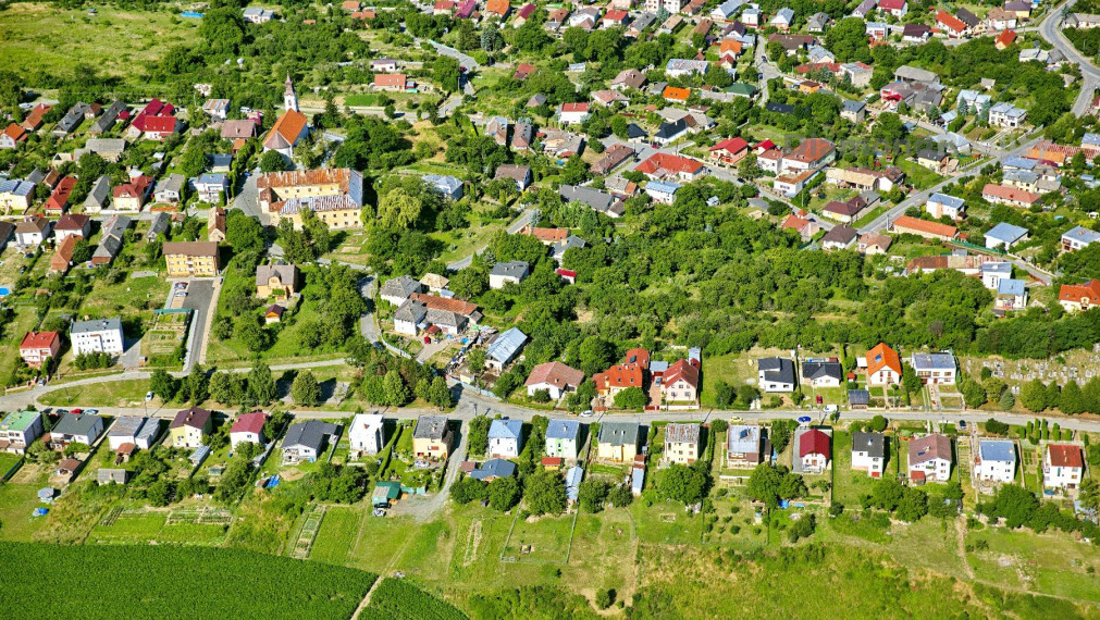 Investičná príležitosť - projekt radovej zástavby RD, s výhľadom na lesy (10 RD), obec Nižná Myšľa - Košice okolie