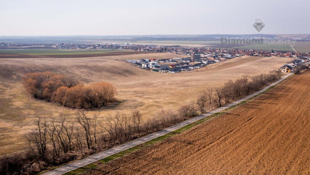 REZERVOVANÉ!Skvelá investícia!Na predaj pozemok Nitra - Janíkovce v podiele 1/1