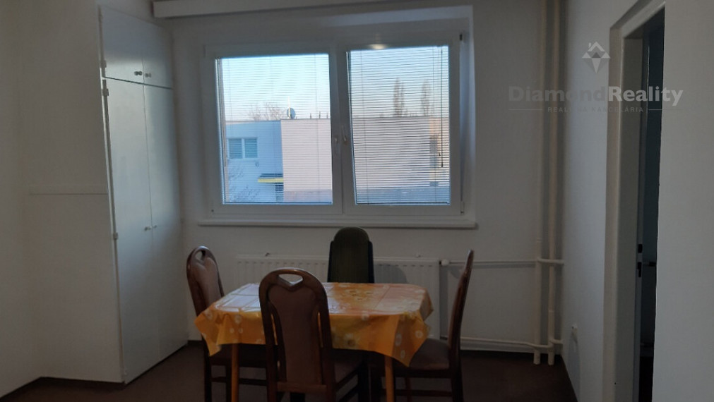 Na prenájom pekný 3 izbový byt s balkónom, ul. Žitavská, Senec