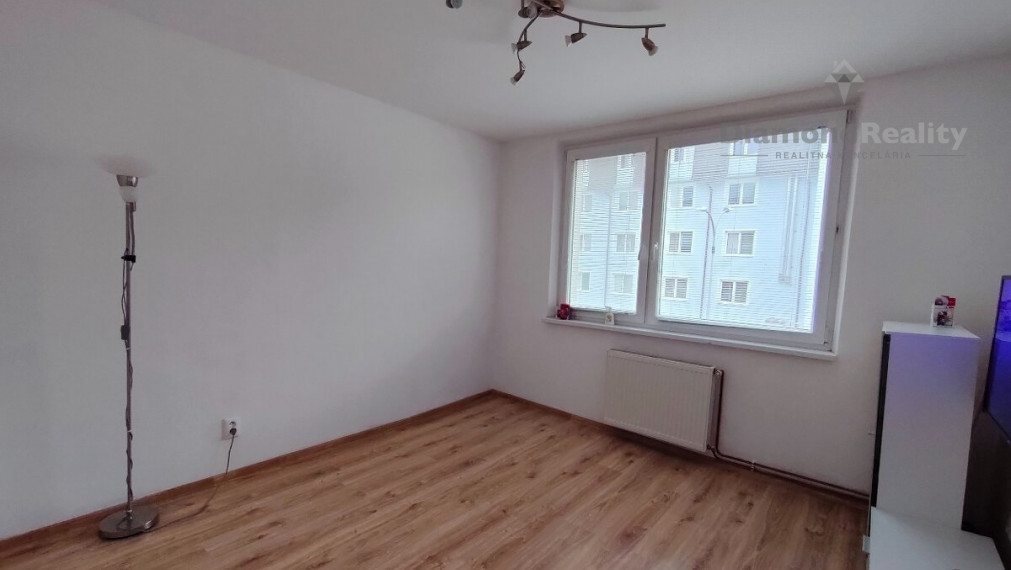 Na predaj pekný 2 izbový zariadený byt, Smolenice