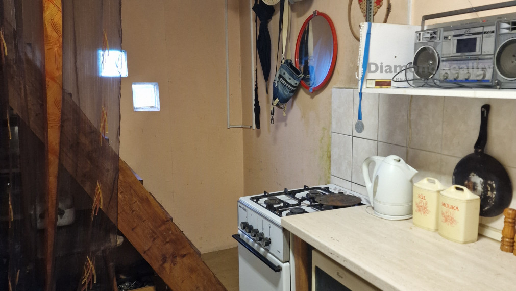 Na predaj záhrada s chatkou v peknej lokalite, Kokšov - Bakša pri jazere s mólom