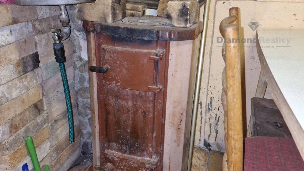 Na predaj záhrada s chatkou v peknej lokalite, Kokšov - Bakša pri jazere s mólom