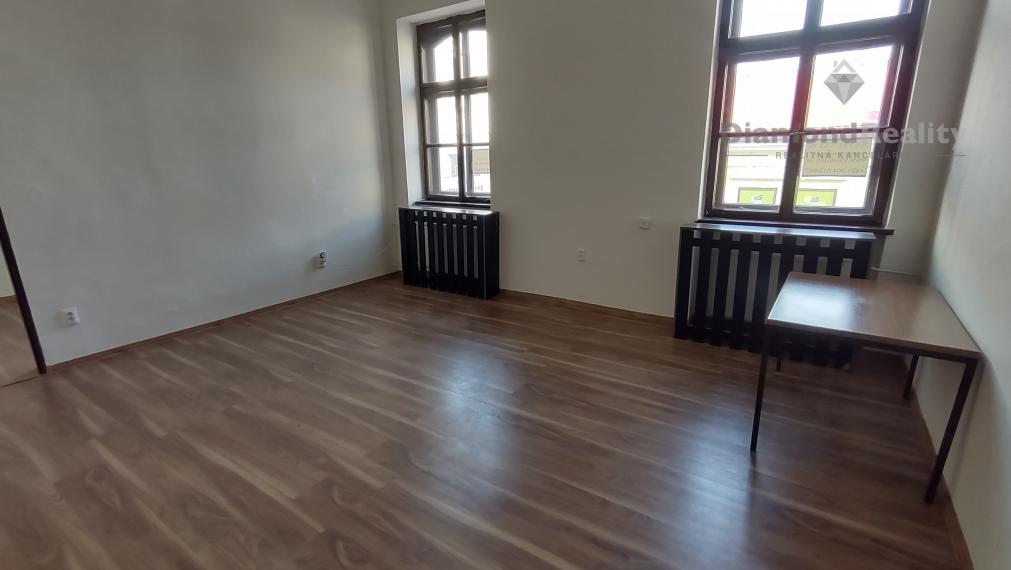 Prenajaté! Na prenájom kancelária v centre Nitry - Farská ulica