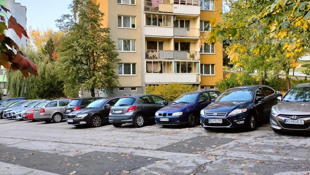 Na prenájom 2 izbový zariadený byt s lodžiou v pôvodnom stave, Exnárova ul., Košice - sídl. Dargovských hrdinov