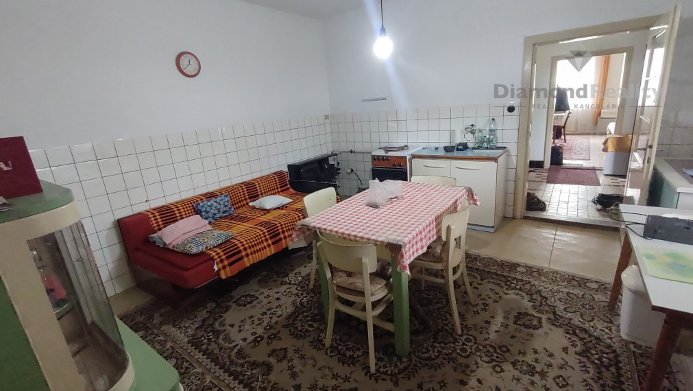 Na prenájom zachovalý rodinný dom Mojmírovce