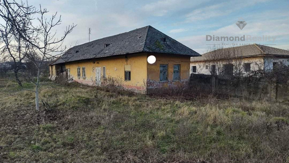 Na predaj stavebný pozemok so starým domom Veľký Ďur - Rohožnica