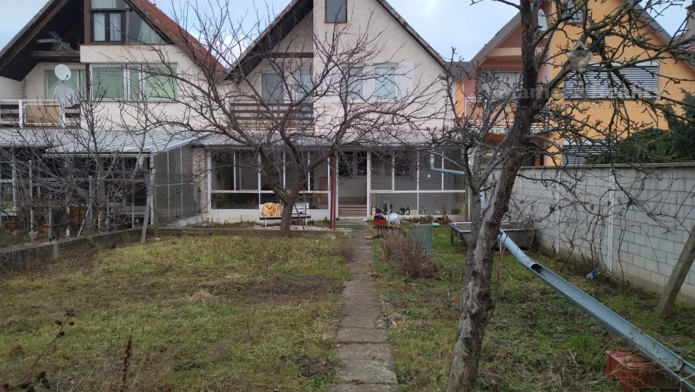 Na prenájom veľký rodinný dom, Hlohovec.