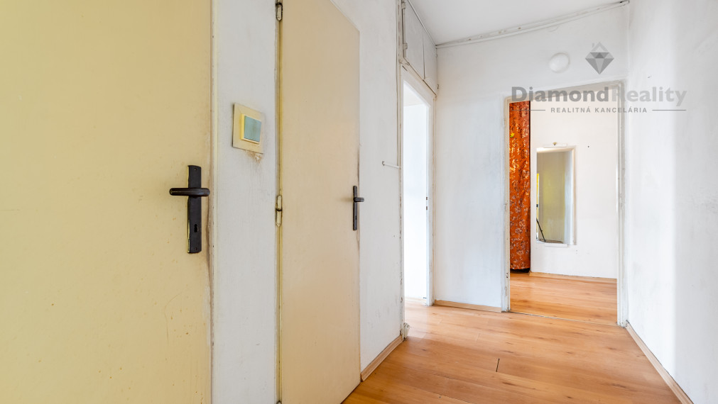 REZERVOVANÉ | NA PREDAJ 3 IZBOVÝ BYT S LOGGIOU, STARÉ MESTO - MAGURSKÁ ULICA