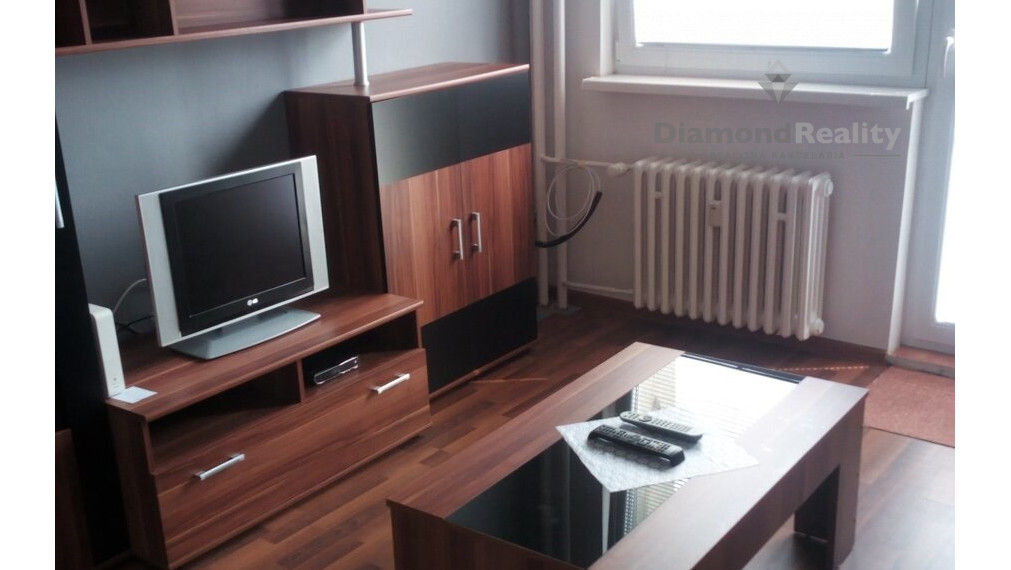 Na prenájom zariadený 1 izbový byt, balkón, Pod Beranom, Hlohovec.