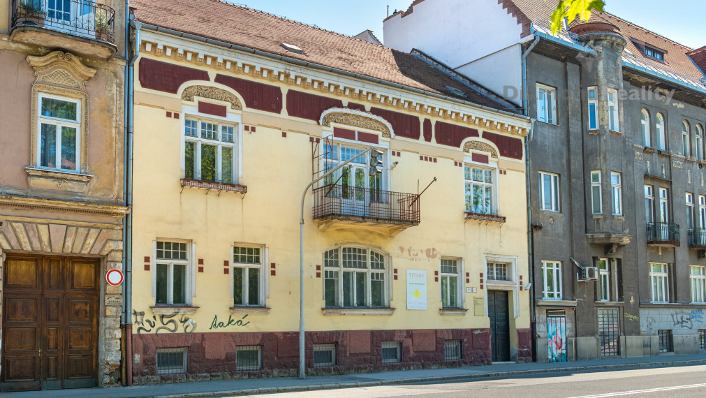 NA PREDAJ REZIDENČNÝ DOM SO STAVEBNÝM POVOLENÍM | STARÉ MESTO - MOYZESOVA ULICA