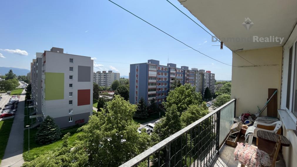 REZERVOVANÉ | NAJNIŽŠIA CENA V PONUKE !!! 3 IZBOVÝ PRAŽSKÝ BYT S LOGGIOU NA PREDAJ