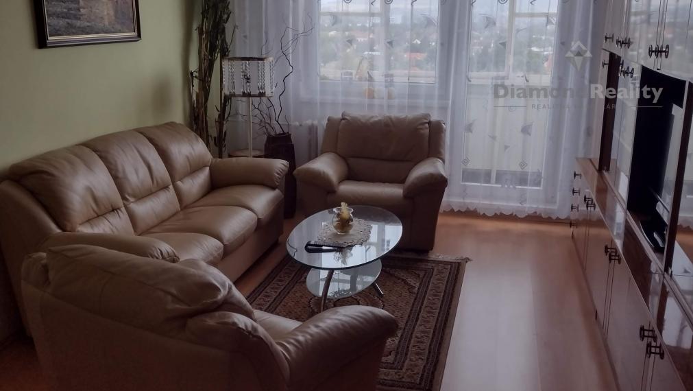 Na prenájom pekný zariadený 3 izbový byt, ulica SNP, Hlohovec.