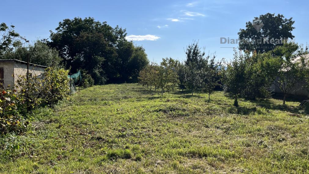 NA PREDAJ STAVEBNÝ POZEMOK V CENTRE OBCE KECHNEC | 594m²