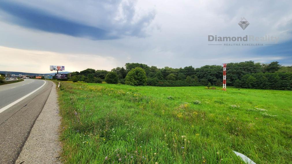 Ideálny pozemok na podnikanie pri OC OPTIMA