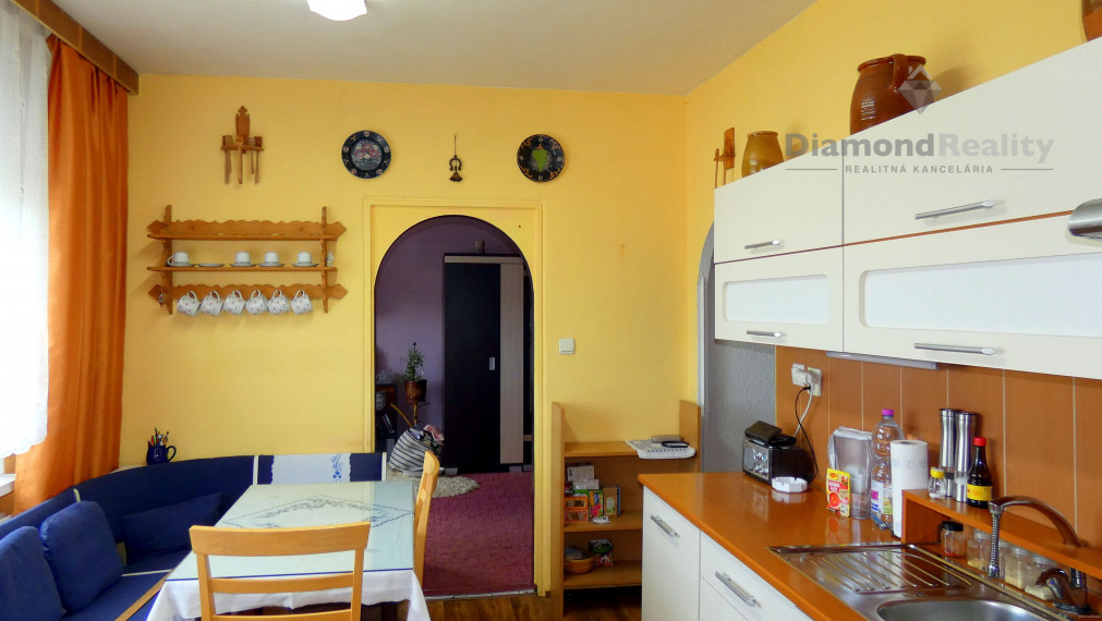 Na predaj 3,5 izbový byt Nitra - Chrenová