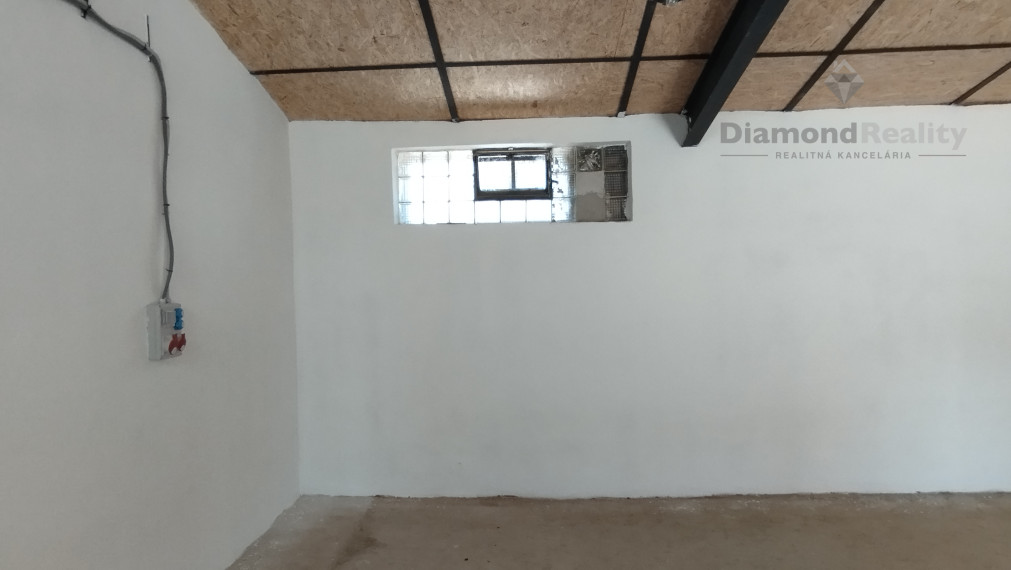 Na prenájom sklad na Strojníckej ul. v Prešove