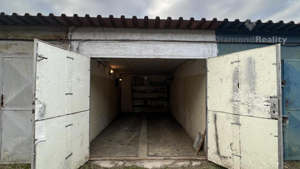 NA PREDAJ GARÁŽ I 16m2 I ELEKTRIKA I ŽELEZNÍKY
