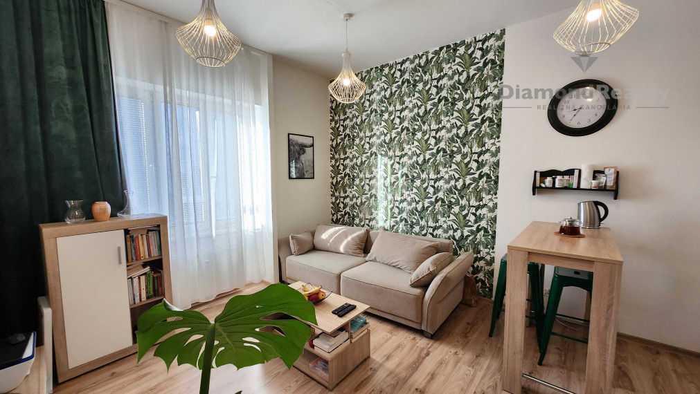 Prenájom - 2 izbový byt v centre             For rent - 2 room apartment in the center