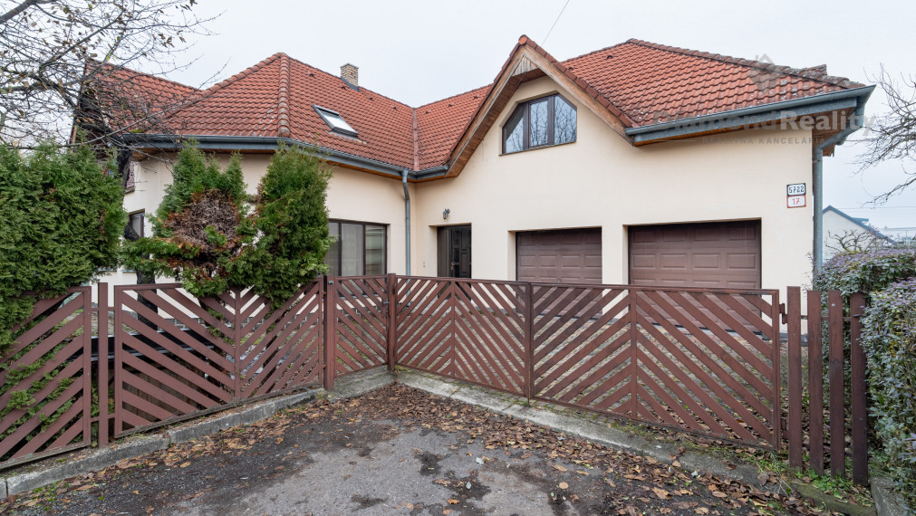 REZERVOVANÉ | NA PREDAJ 5 IZBOVÝ RODINNÝ DOM V NAJLEPŠEJ ČASTI MICHALOVIEC | LÚČNA ULICA