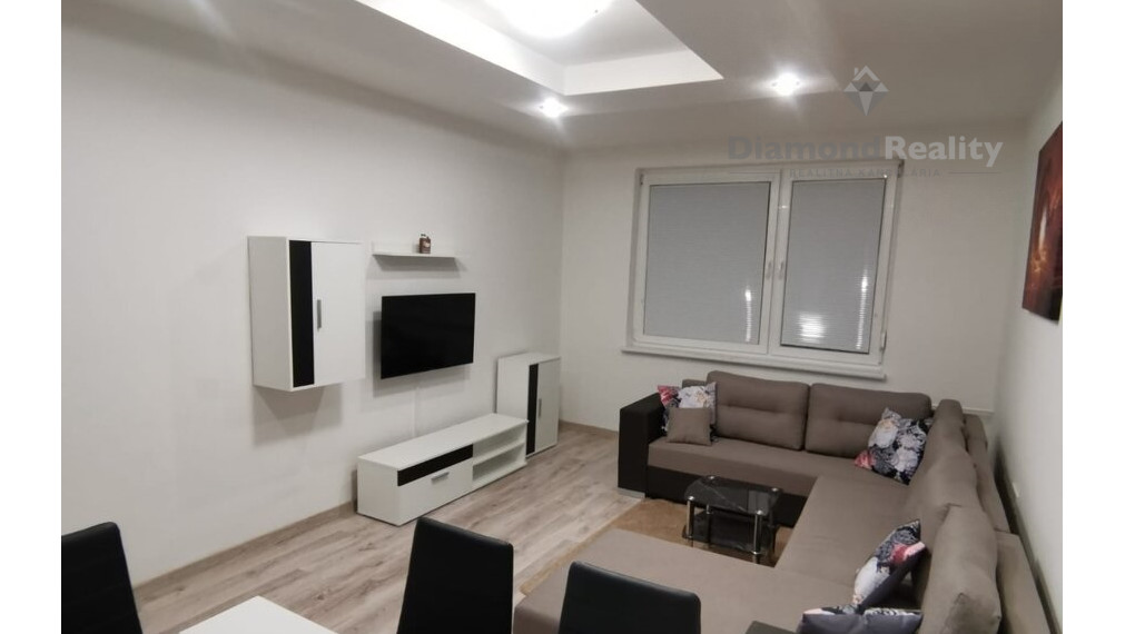 Na prenájom 4 izbový byt, ulica Koniarekova, Trnava.