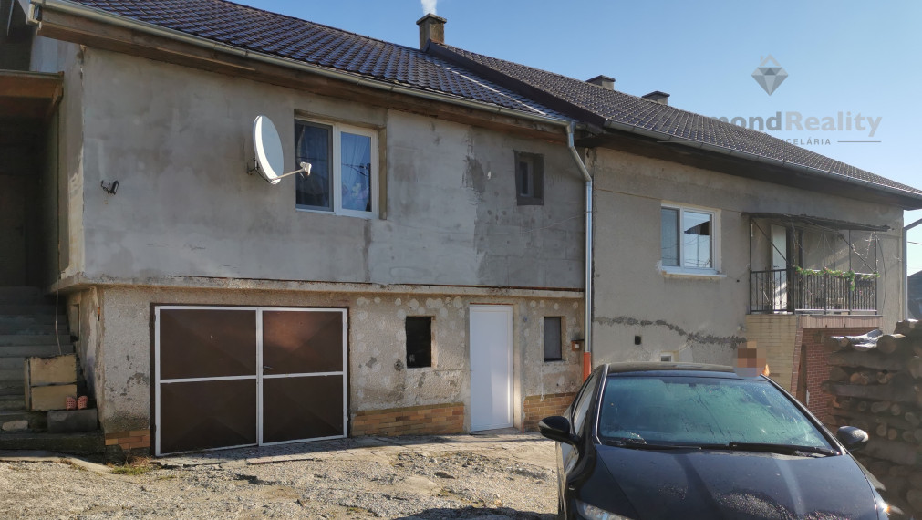 Na predaj  veľký rodinný dvojdom, 22 árový pozemok, obec Olšovany, Košice okolie (15 km od Košíc).