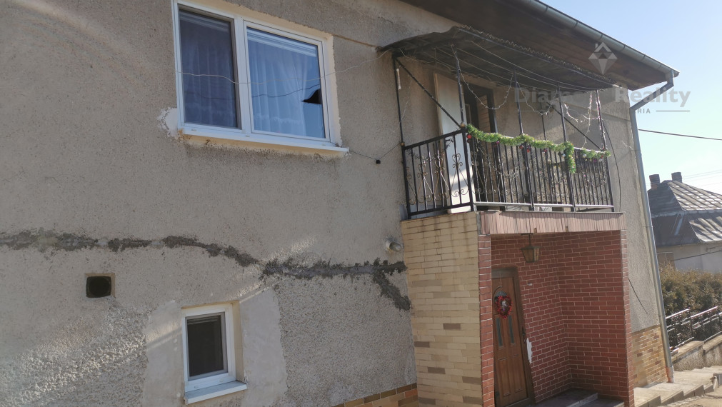 Na predaj  veľký rodinný dvojdom, 22 árový pozemok, obec Olšovany, Košice okolie (15 km od Košíc).