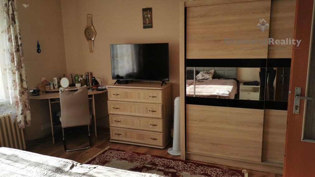 Na predaj  veľký rodinný dvojdom, 22 árový pozemok, obec Olšovany, Košice okolie (15 km od Košíc).