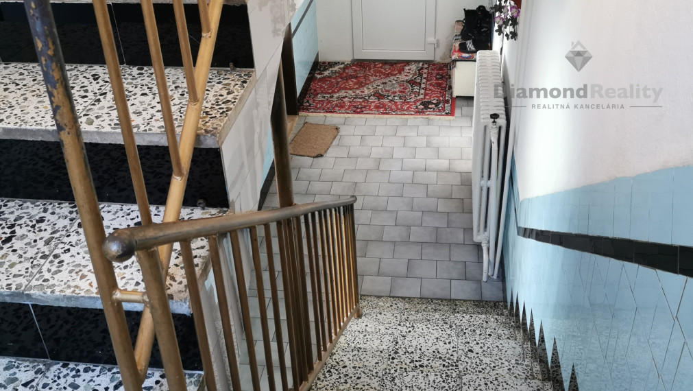 Na predaj  veľký rodinný dvojdom, 22 árový pozemok, obec Olšovany, Košice okolie (15 km od Košíc).