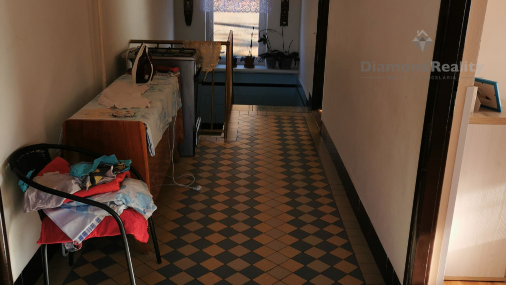 Na predaj  veľký rodinný dvojdom, 22 árový pozemok, obec Olšovany, Košice okolie (15 km od Košíc).