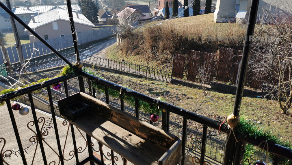 Na predaj  veľký rodinný dvojdom, 22 árový pozemok, obec Olšovany, Košice okolie (15 km od Košíc).