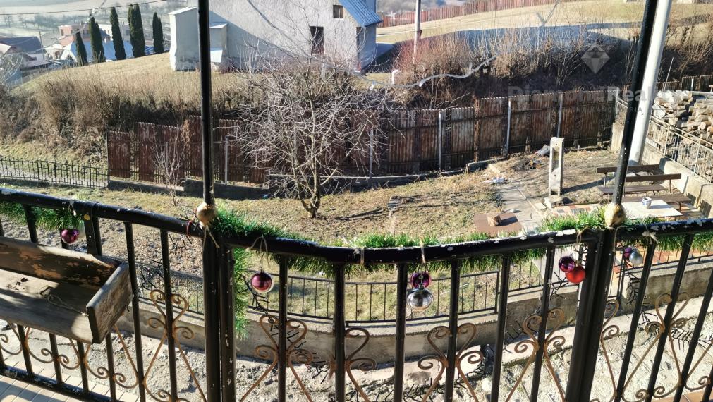 Na predaj  veľký rodinný dvojdom, 22 árový pozemok, obec Olšovany, Košice okolie (15 km od Košíc).