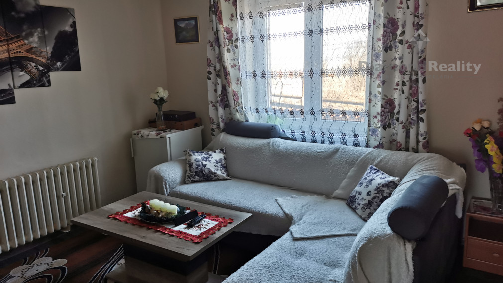 Na predaj  veľký rodinný dvojdom, 22 árový pozemok, obec Olšovany, Košice okolie (15 km od Košíc).