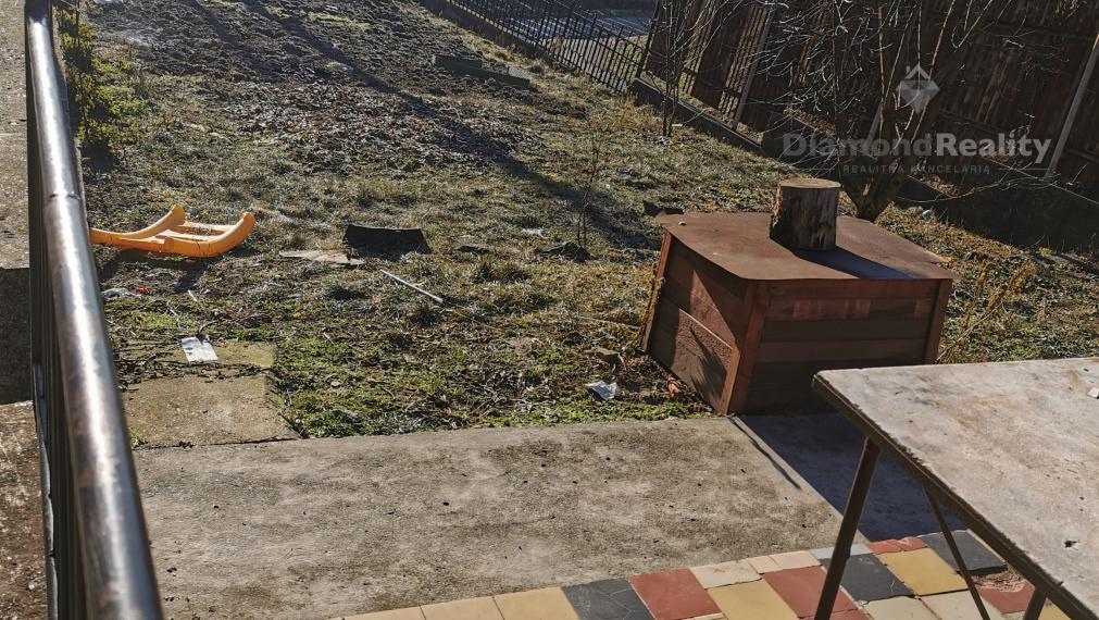 Na predaj  veľký rodinný dvojdom, 22 árový pozemok, obec Olšovany, Košice okolie (15 km od Košíc).