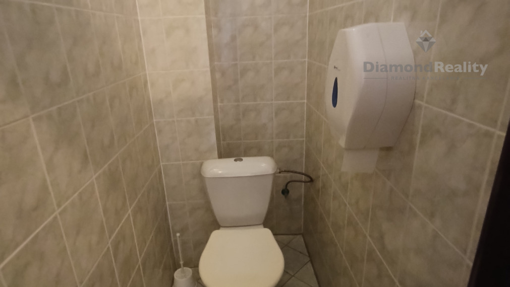 Na prenájom priestranná kancelária Nitra - Chrenová