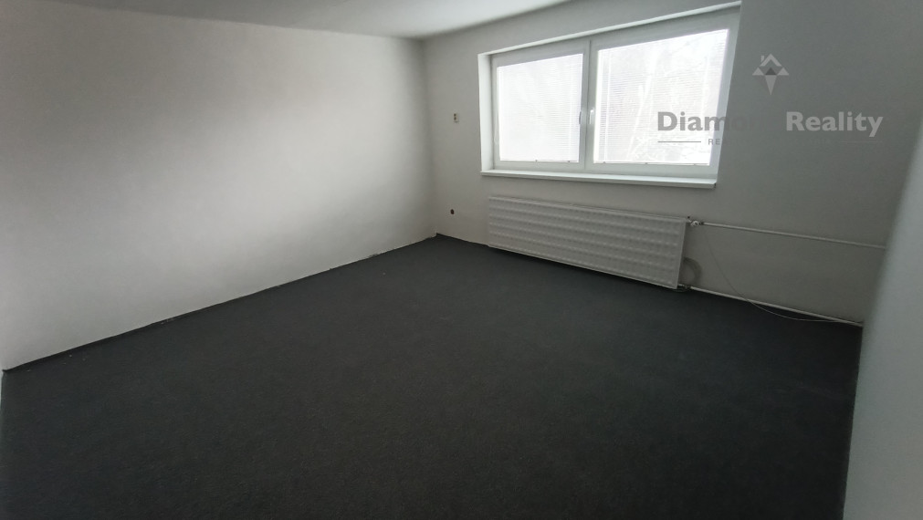 Na prenájom budova s 8 kanceláriami Nitra - Mlynárce