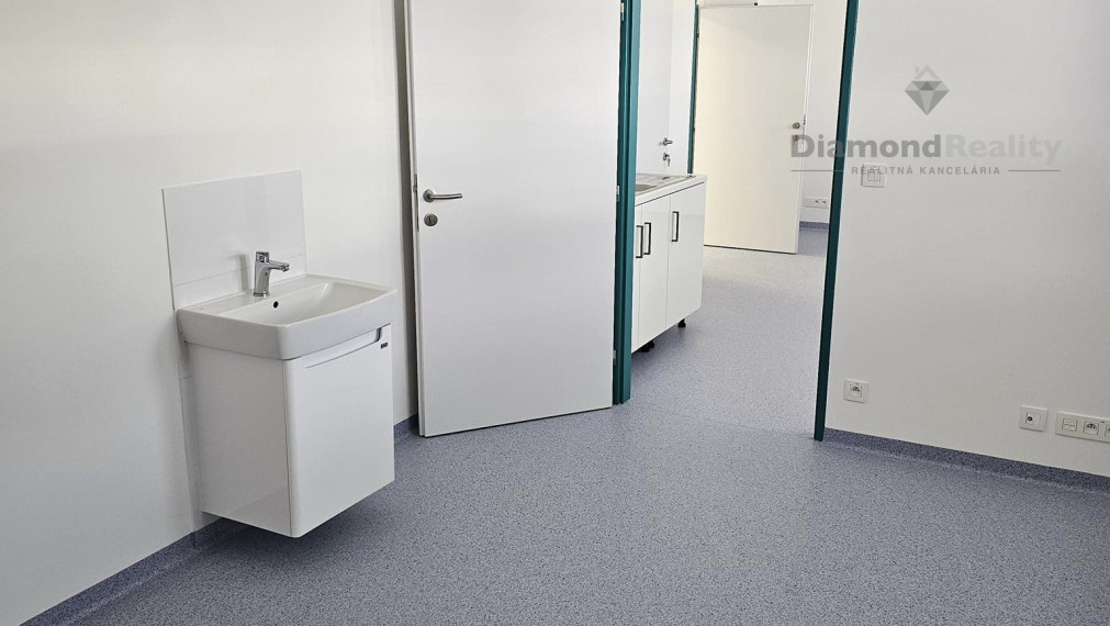 Na prenájom ambulancia pre lekára