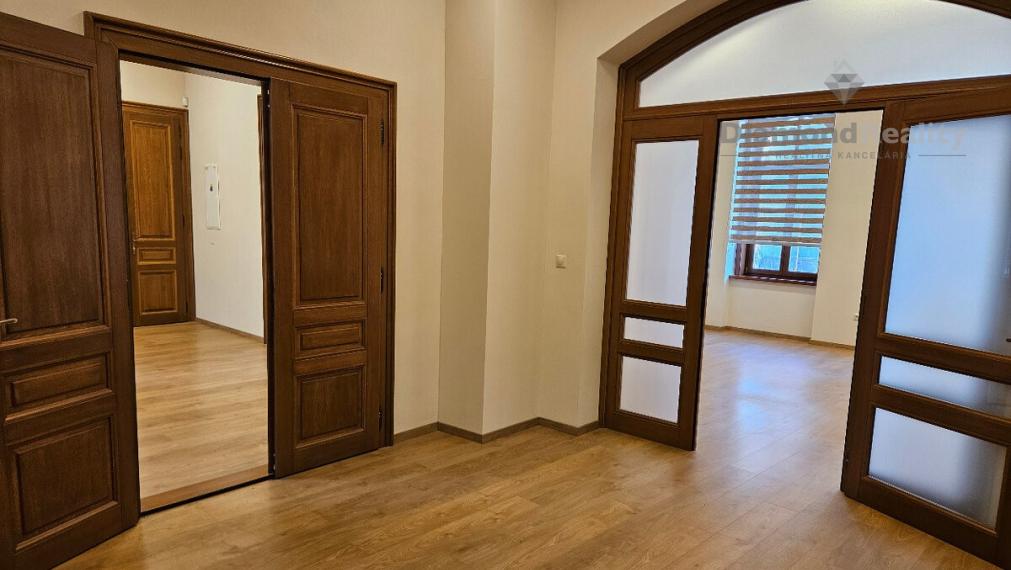 Na prenájom reprezentatívny administratívny priestor 110 m2