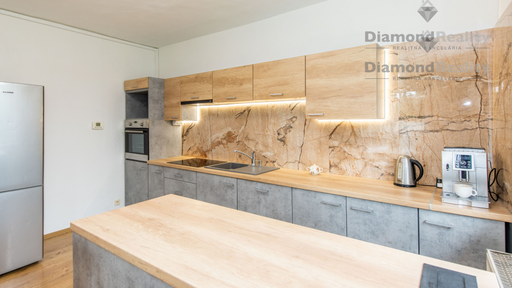 NA PREDAJ INVESTIČNÝ POZEMOK S RODINNÝM DOMOM |  2864m2 POZEMOK | BARCA