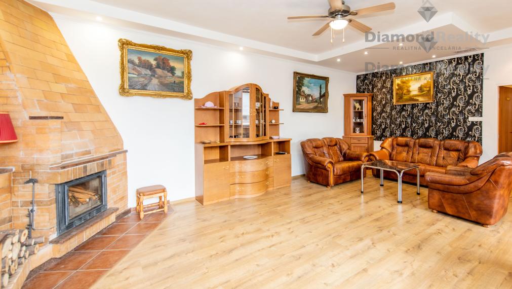 NA PREDAJ INVESTIČNÝ POZEMOK S RODINNÝM DOMOM |  2864m2 POZEMOK | BARCA