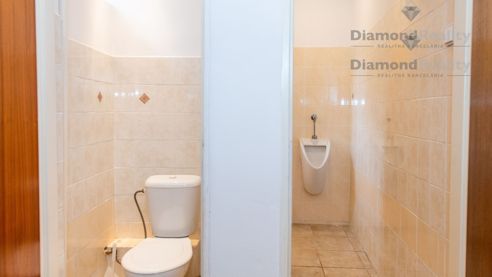 NA PREDAJ INVESTIČNÝ POZEMOK S RODINNÝM DOMOM |  2864m2 POZEMOK | BARCA