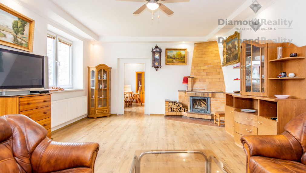 NA PREDAJ INVESTIČNÝ POZEMOK S RODINNÝM DOMOM |  2864m2 POZEMOK | BARCA