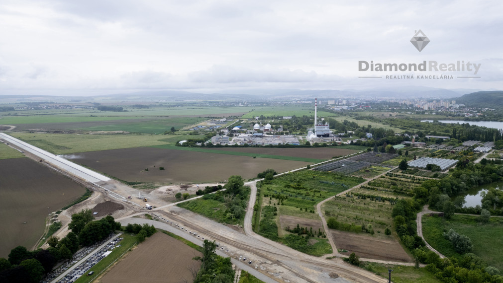 Lukratívny pozemok v priemyselnej zóne Kokšov Bakša 39 351m2