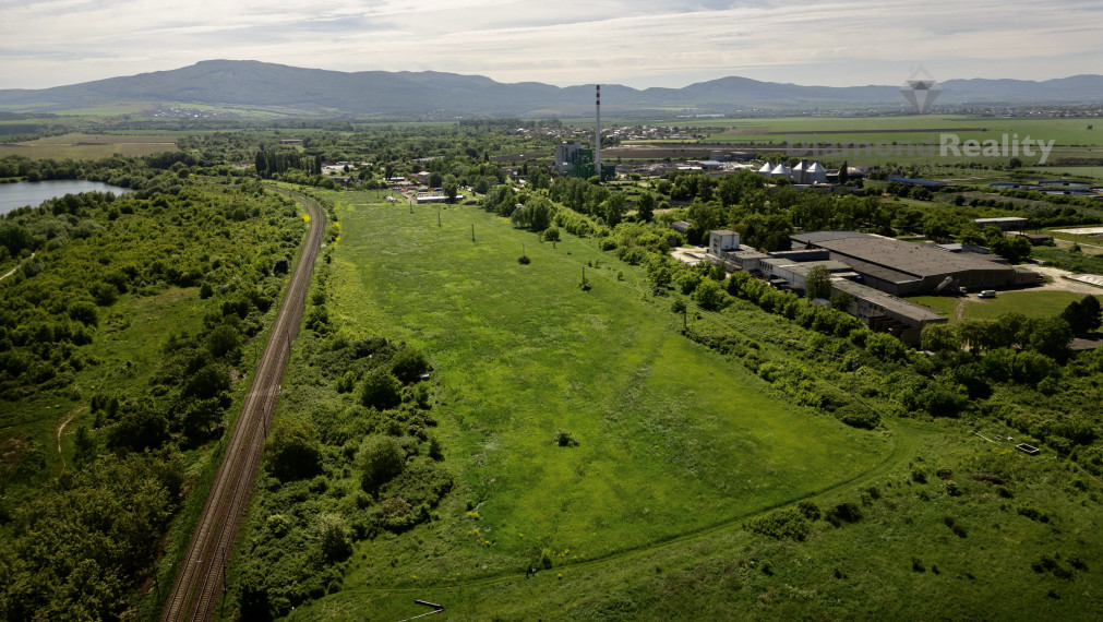 Lukratívny pozemok v priemyselnej zóne Kokšov Bakša 39 351m2