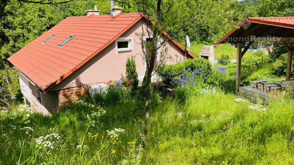 NA PREDAJ RODINNÝ DOM V MALEBNOM PROSTREDÍ, OBEC MATYSOVÁ