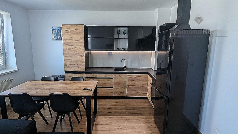 Na prenájom 2 izbový byt, balkón, pri Trnave, Biely Kostol.